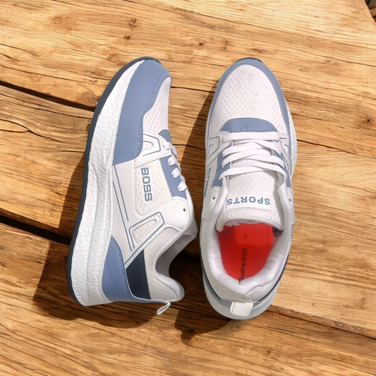 Lightweight sports shoe
