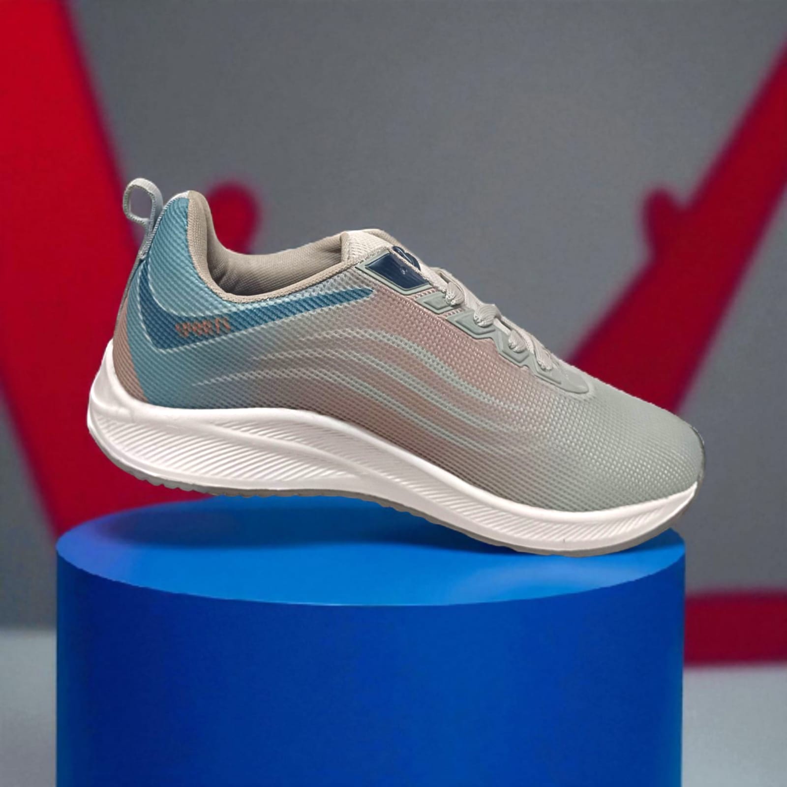 Shock-absorbing sports shoes