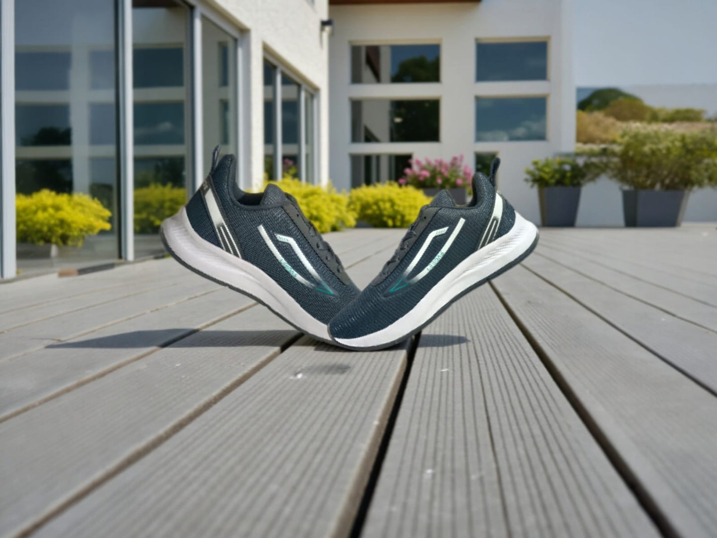 Sports training shoes men