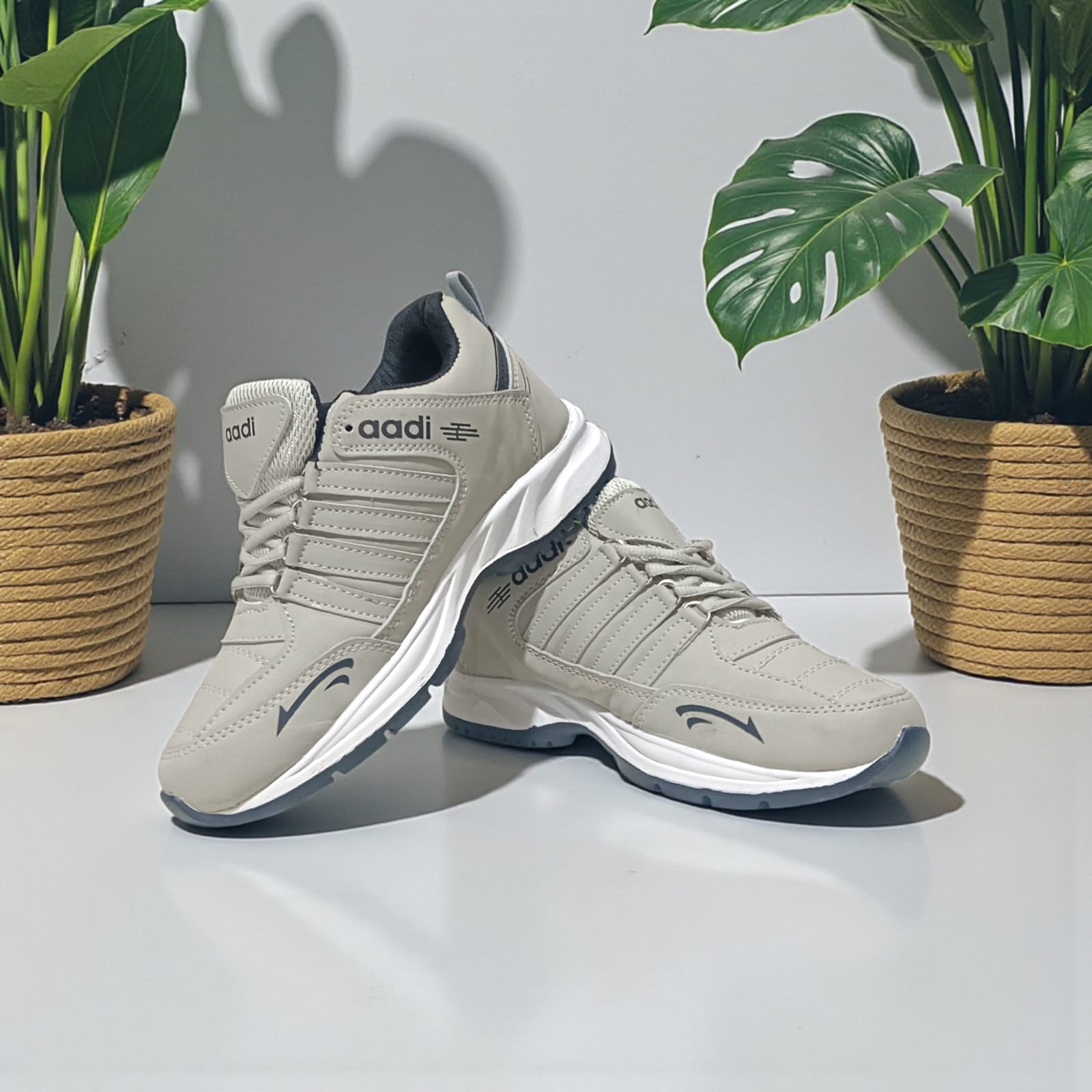 Men’s sports shoes