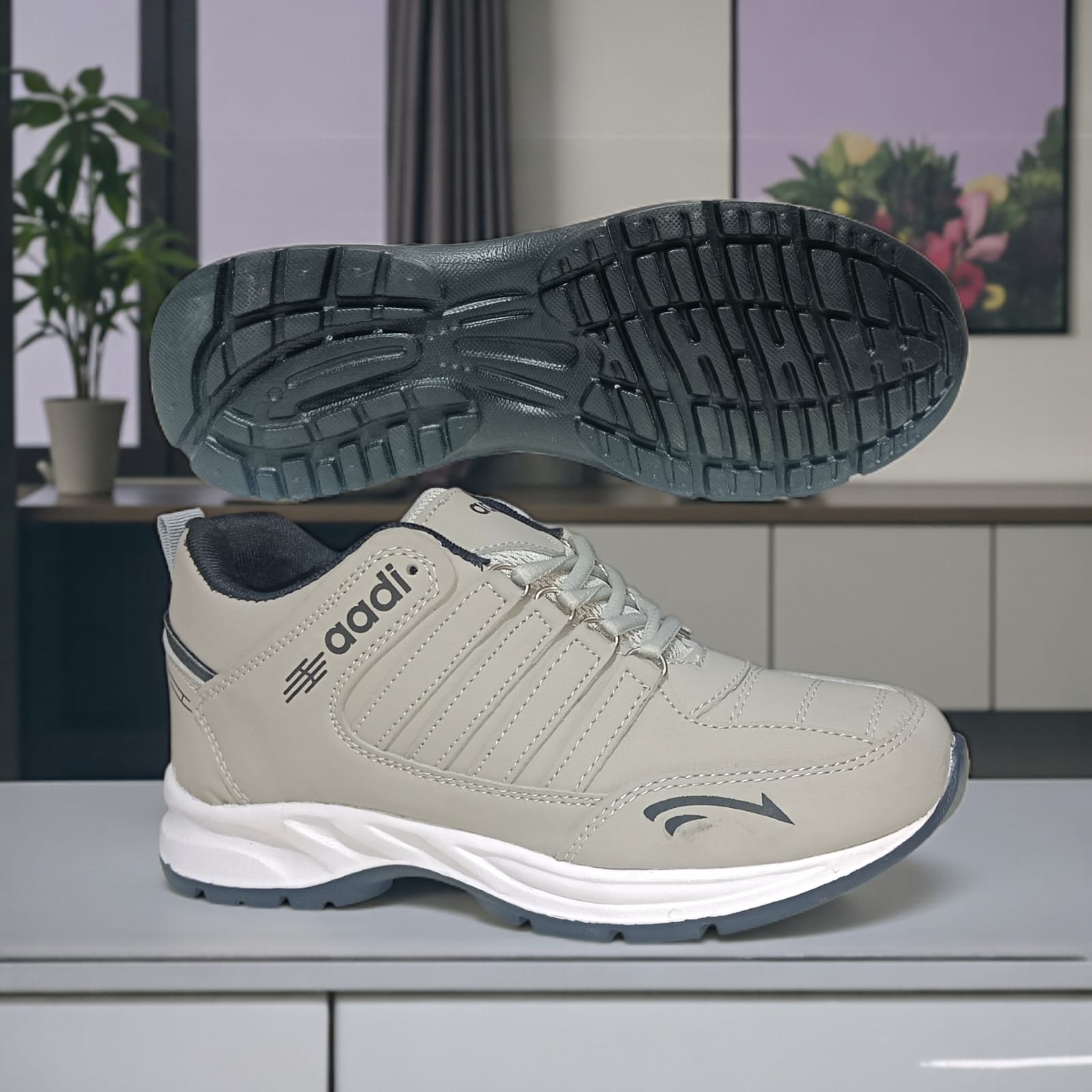 Men’s sports shoes