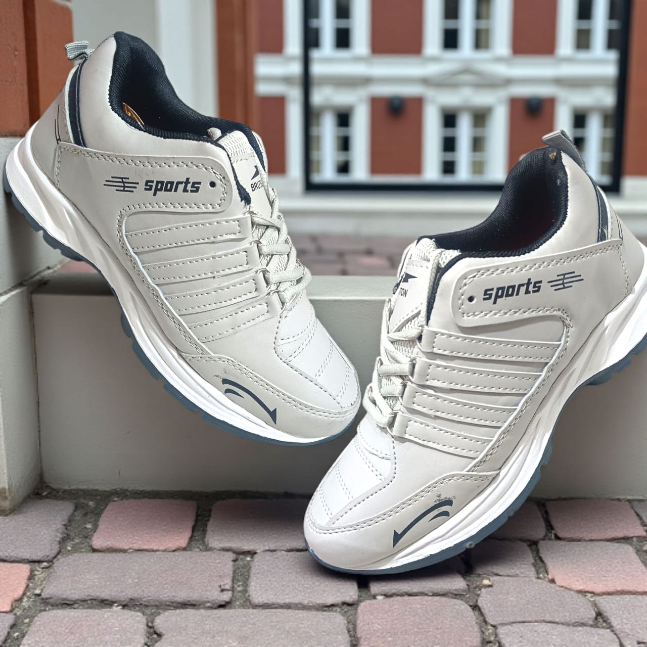 Men’s sports shoes