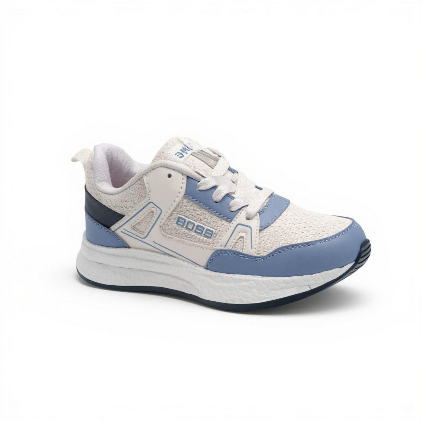 Lightweight sports shoe