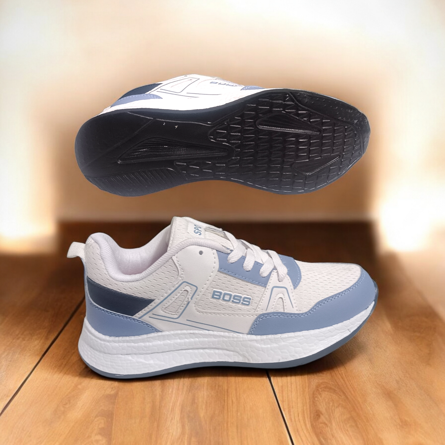 Lightweight sports shoe