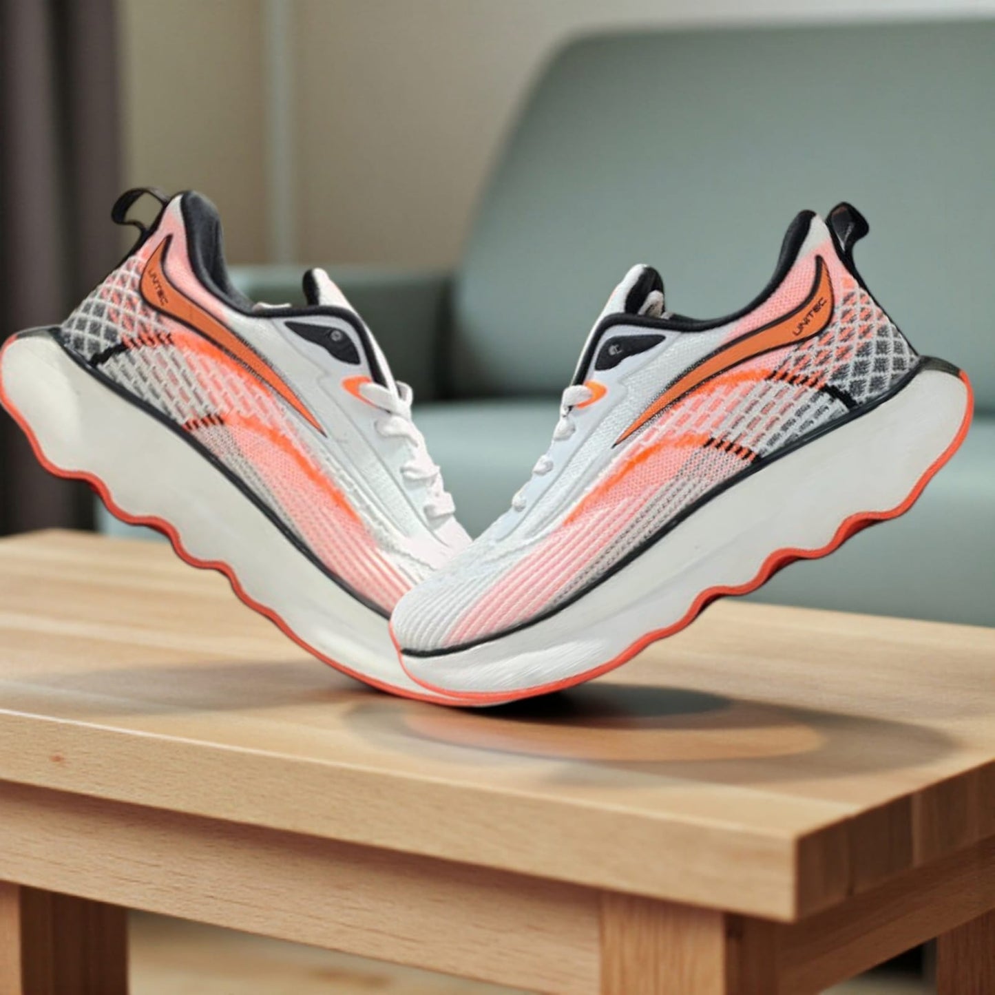 Breathable mesh sports shoes